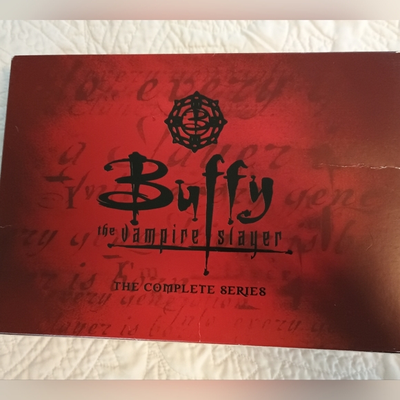Buffy the Vampire Slayer: Complete Series | Collector's Edition 39-Disc DVD Set. - Picture 3 of 8